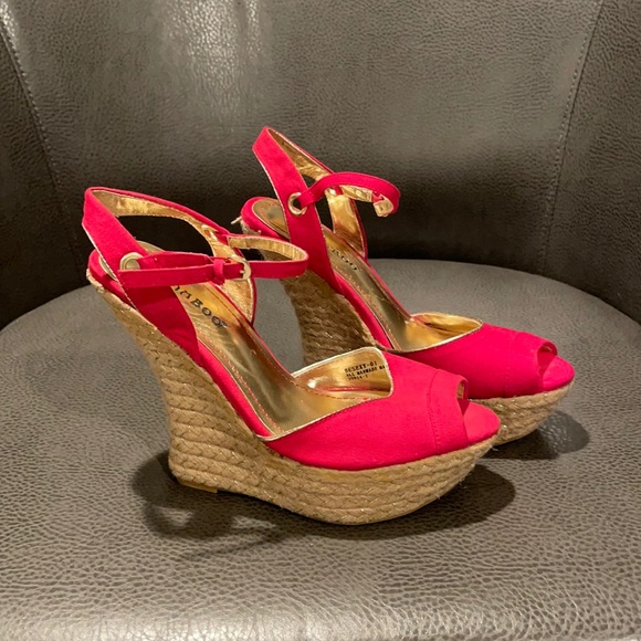 Red And gold espadrille sandels - Picture 1 of 5